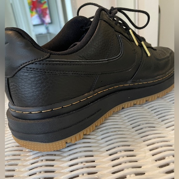 Nike Men's Air Force 1 Luxe - Picture 11 of 12